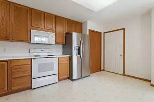 1864 Stone Meadow Blvd, Shakopee, MN 55379 - Photo 4