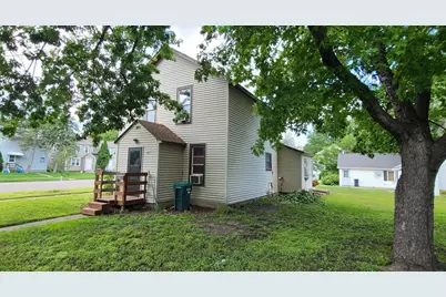 410 Lynd Street, Marshall, MN 56258 - Photo 2