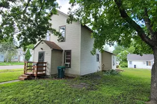 410 Lynd St, Marshall, MN 56258 - Photo 2
