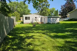 635 Park Ave, New Richmond, WI 54017 - Photo 4