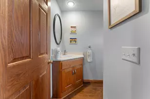 5498 Maple Ridge Ct, Hopkins, MN 55343 - Photo 16