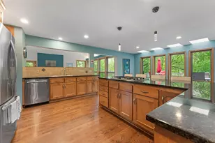 5498 Maple Ridge Ct, Hopkins, MN 55343 - Photo 8