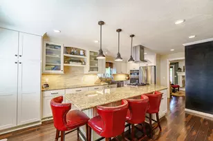 613 Chicago Dr, Burnsville, MN 55306 - Photo 2