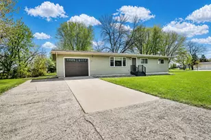301 5th Ave NE, Blooming Prairie, MN 55917 - Photo 6