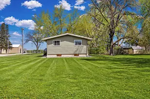301 5th Ave NE, Blooming Prairie, MN 55917 - Photo 8