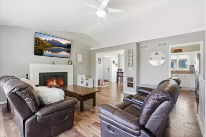 269 E Sunset Lane, Ellsworth, WI 54011 - Photo 6