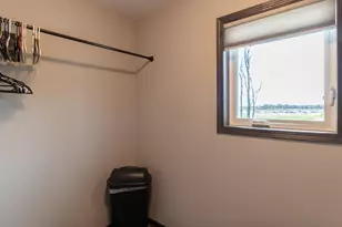 2021 Bluestem Dr, Mankato, MN 56001 - Photo 18