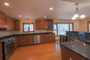 1204 Carlson Lake Ln, Eagan, MN 55123 - Photo 10