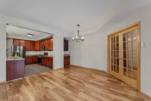 825 Berry St, Saint Paul, MN 55114 - Photo 12