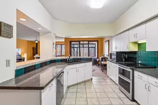11620 Vista Dr, Hopkins, MN 55343 - Photo 8