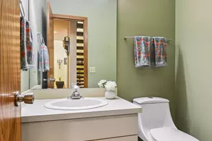 11620 Vista Dr, Hopkins, MN 55343 - Photo 10