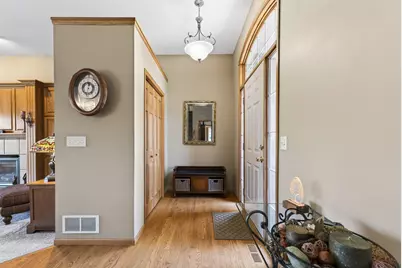 1135 S Trappers Crossing, Lino Lakes, MN 55038 - Photo 4