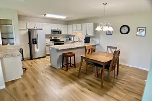 1053 Prairieview Dr SW, Hutchinson, MN 55350 - Photo 8