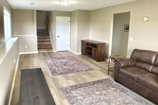 1053 Prairieview Dr SW, Hutchinson, MN 55350 - Photo 12