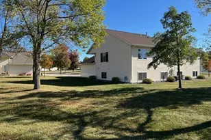 1053 Prairieview Dr SW, Hutchinson, MN 55350 - Photo 2