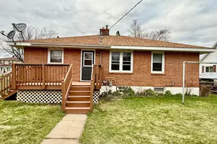 211 10th St NW, Chisholm, MN 55719 - Photo 2