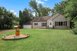 770 Viking Dr E, Maplewood, MN 55117 - Photo 2