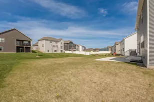 1716 Rainier Dr, Shakopee, MN 55379 - Photo 44