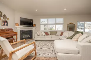 1716 Rainier Dr, Shakopee, MN 55379 - Photo 18