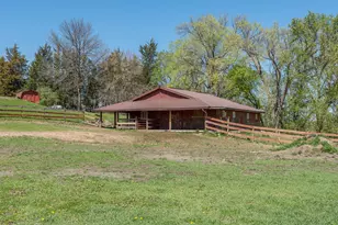 29558 Pumpkin Hill Rd, Le Sueur, MN 56058 - Photo 4