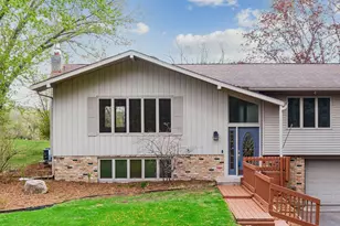365 Casperson Dr, Hudson, WI 54016 - Photo 4
