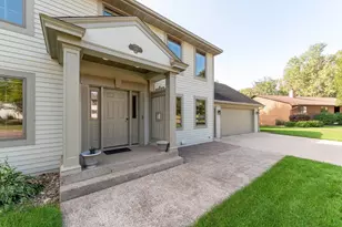 208 Chancery Ln, Mankato, MN 56001 - Photo 4