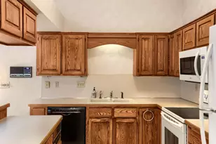 5723 Donegal Dr, Shoreview, MN 55126 - Photo 14