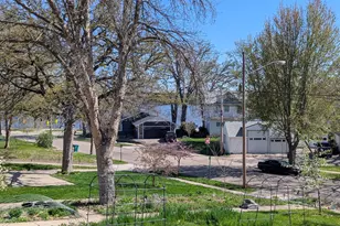 405 Vine Ave, Albert Lea, MN 56007 - Photo 4