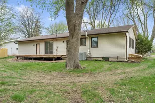 349 13th St SW, Owatonna, MN 55060 - Photo 4