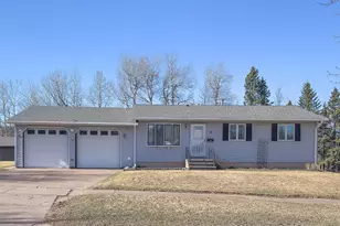 16 Law Dr, Silver Bay, MN 55614 - Photo 1