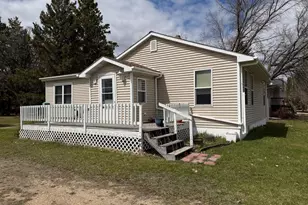 619 2nd Ave SE, Roseau, MN 56751 - Photo 1