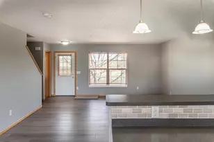 2882 Clover Ridge Dr, Chaska, MN 55318 - Photo 4