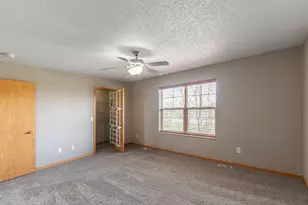 2882 Clover Ridge Dr, Chaska, MN 55318 - Photo 8