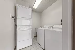 1225 Lasalle Ave, Minneapolis, MN 55403 - Photo 32