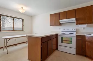 438 Etna St, Saint Paul, MN 55106 - Photo 8