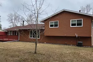 321 Shorewood Dr, International Falls, MN 56649 - Photo 2