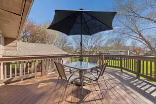 8922 Quinwood Ln N, Maple Grove, MN 55369 - Photo 10