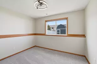 932 S Chestnut St, Belle Plaine, MN 56011 - Photo 16