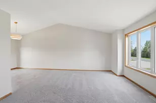 932 S Chestnut St, Belle Plaine, MN 56011 - Photo 4