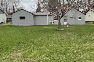 808 S 11th St, Montevideo, MN 56265 - Photo 2