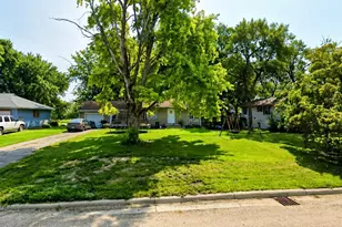122 5th St, Clinton, MN 56225 - Photo 4