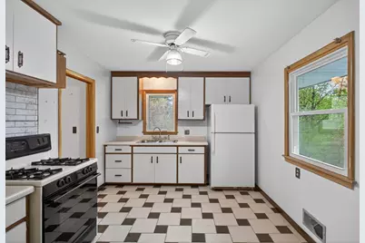 7070 Claude Avenue, Inver Grove Heights, MN 55076 - Photo 8