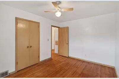 7070 Claude Avenue, Inver Grove Heights, MN 55076 - Photo 16