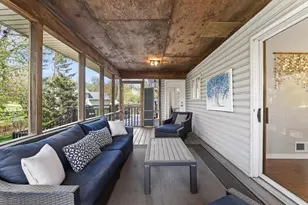 1289 Castle Ct, Golden Valley, MN 55427 - Photo 6