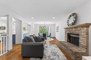 1289 Castle Ct, Golden Valley, MN 55427 - Photo 24