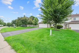 6276 158th St W, Apple Valley, MN 55124 - Photo 2