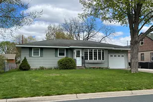 410 14th St W, Hastings, MN 55033 - Photo 2