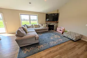 1401 W Fairview Ave, Olivia, MN 56277 - Photo 10