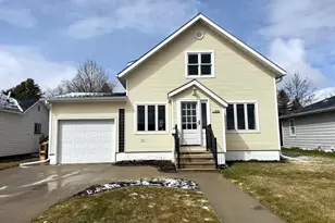 205 2nd Ave SW, Roseau, MN 56751 - Photo 1