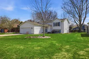 2400 Fairway Dr, Moorhead, MN 56560 - Photo 2